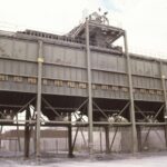 Salsigne, les trémies de stockage du minerai du puits Castan, 1987
